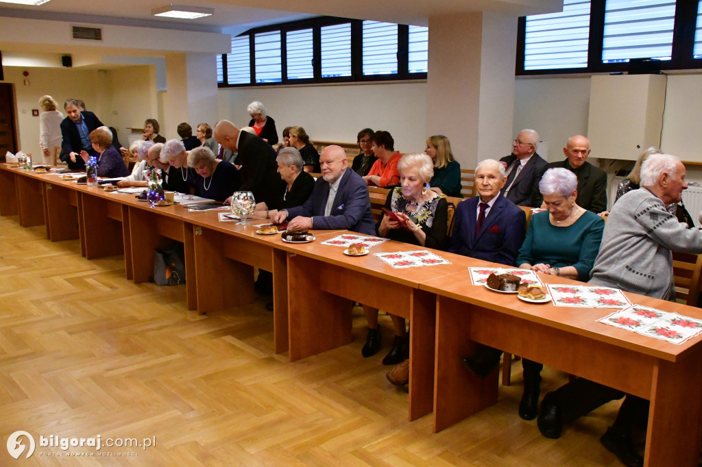 Relacja ze spotkania opłatkowego biłgorajskiego Uniwersytetu Trzeciego Wieku