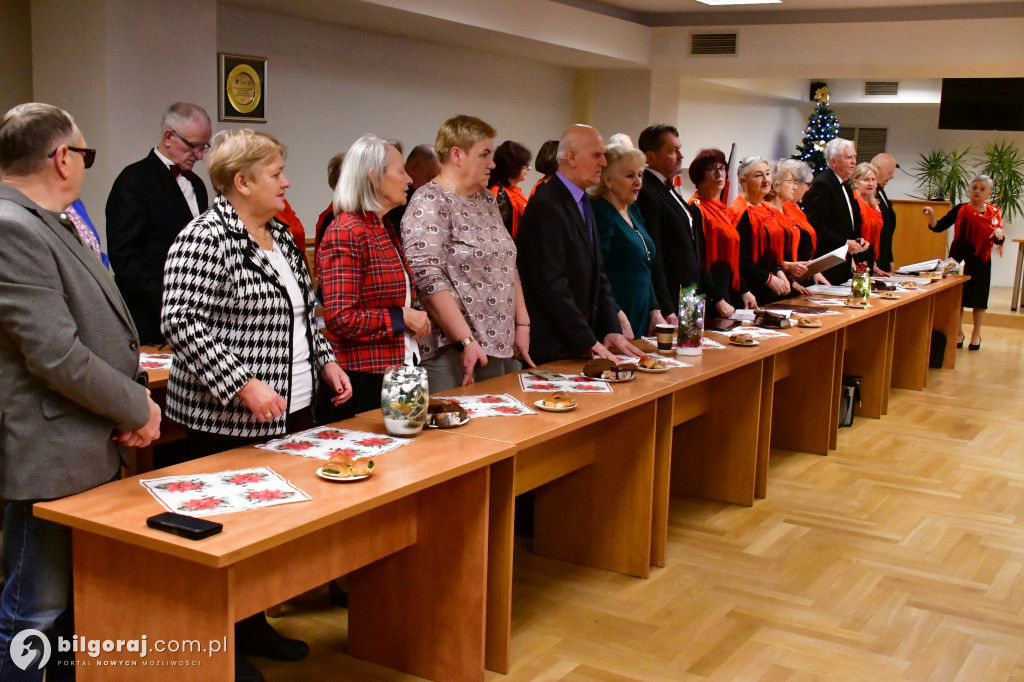 Relacja ze spotkania opłatkowego biłgorajskiego Uniwersytetu Trzeciego Wieku