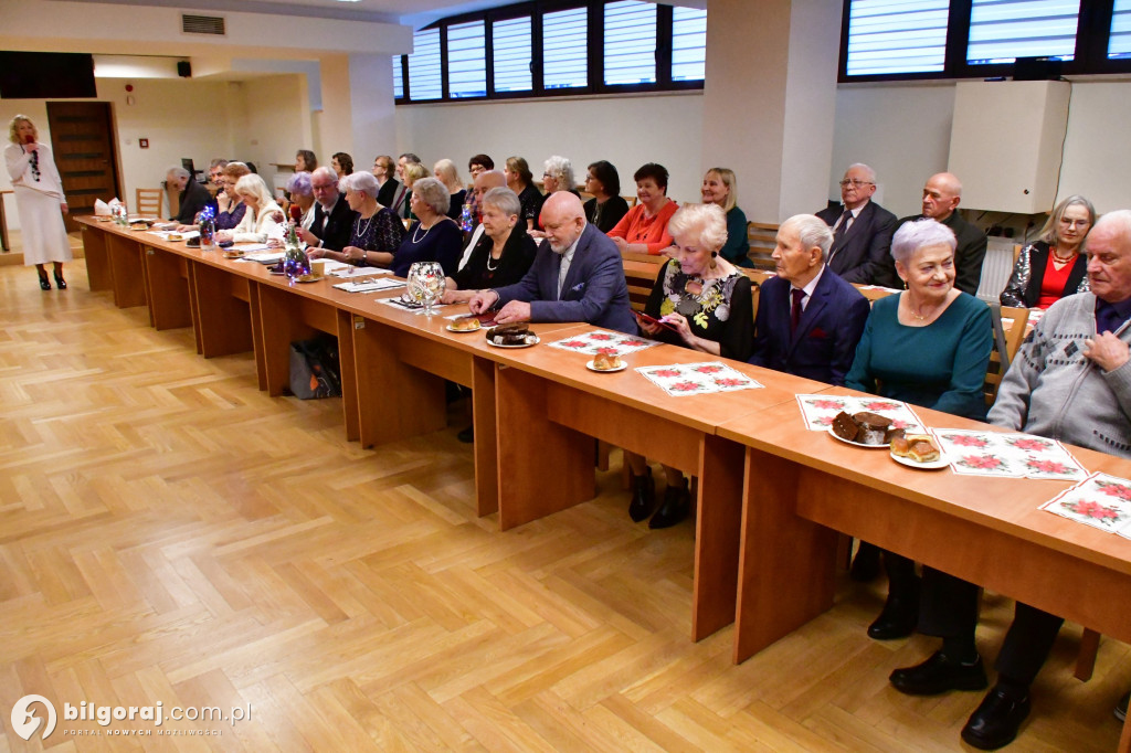 Relacja ze spotkania opłatkowego biłgorajskiego Uniwersytetu Trzeciego Wieku