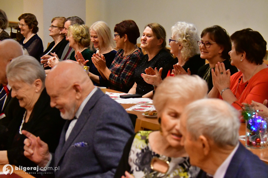 Relacja ze spotkania opłatkowego biłgorajskiego Uniwersytetu Trzeciego Wieku