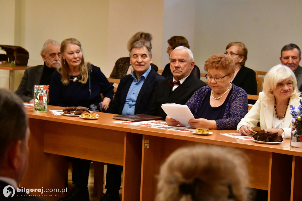 Relacja ze spotkania opłatkowego biłgorajskiego Uniwersytetu Trzeciego Wieku