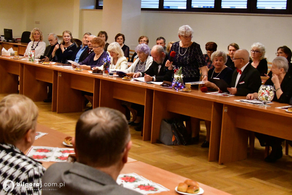 Relacja ze spotkania opłatkowego biłgorajskiego Uniwersytetu Trzeciego Wieku
