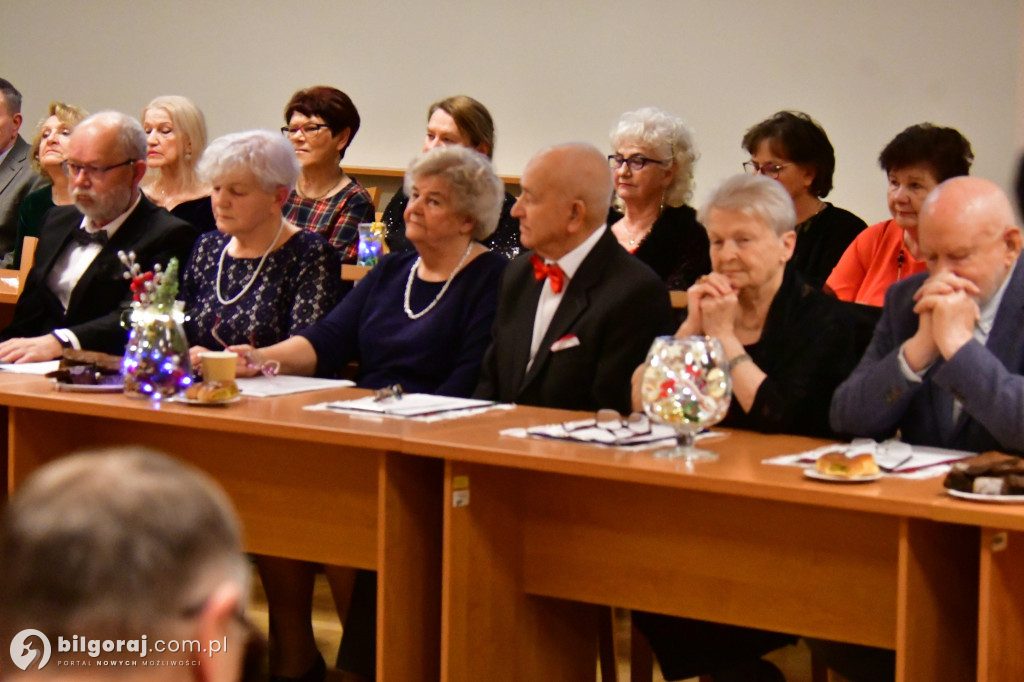 Relacja ze spotkania opłatkowego biłgorajskiego Uniwersytetu Trzeciego Wieku