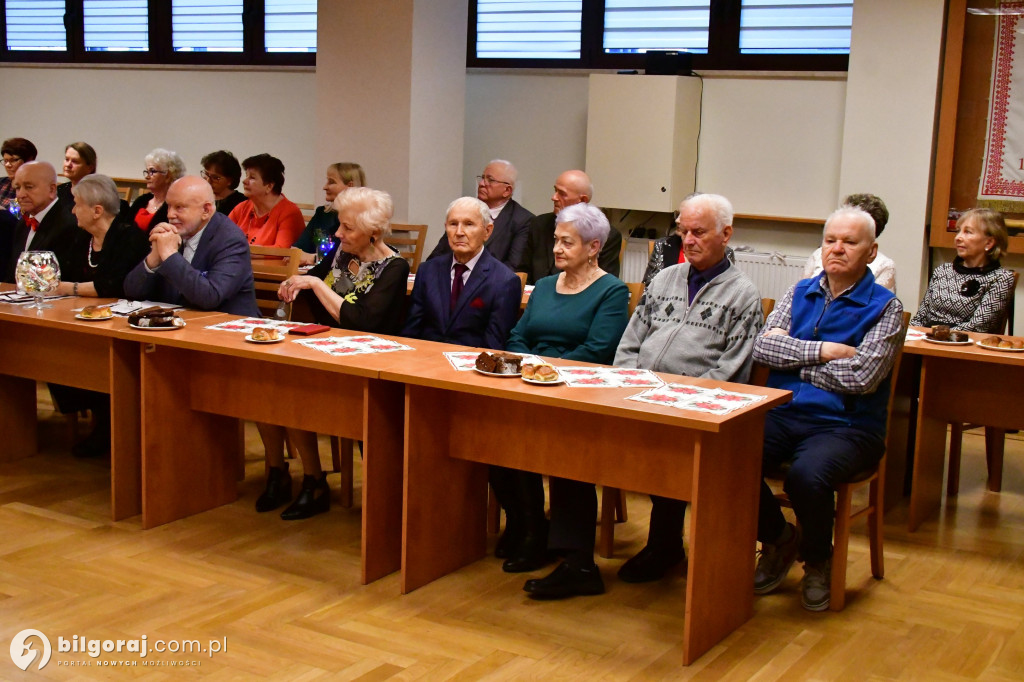 Relacja ze spotkania opłatkowego biłgorajskiego Uniwersytetu Trzeciego Wieku