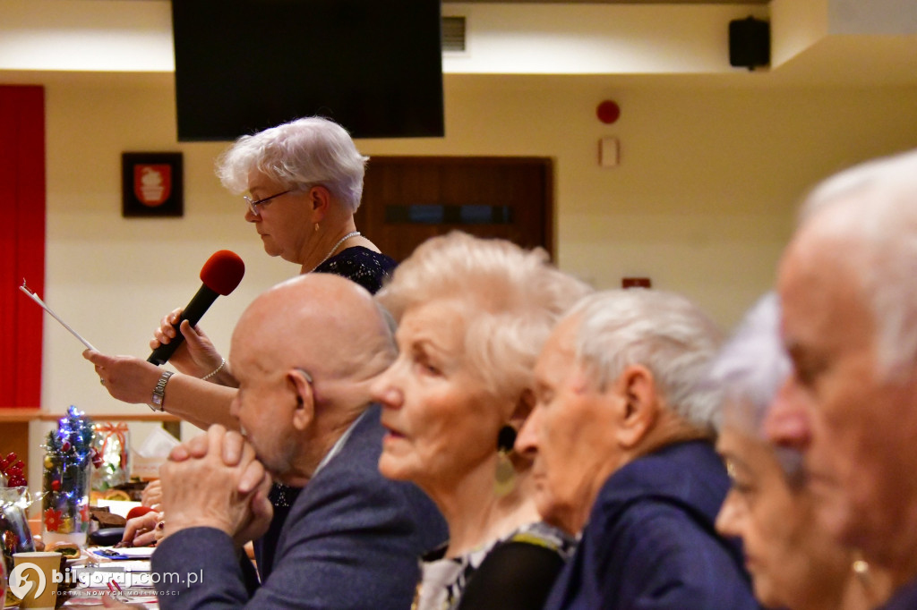 Relacja ze spotkania opłatkowego biłgorajskiego Uniwersytetu Trzeciego Wieku