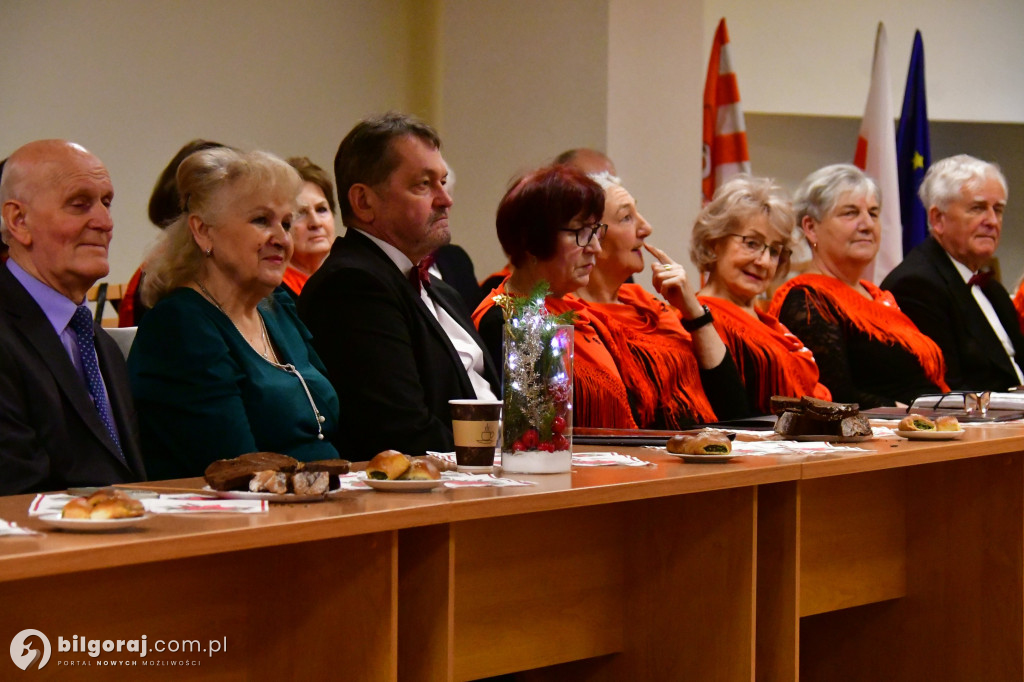 Relacja ze spotkania opłatkowego biłgorajskiego Uniwersytetu Trzeciego Wieku