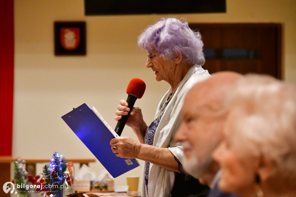 Relacja ze spotkania opłatkowego biłgorajskiego Uniwersytetu Trzeciego Wieku