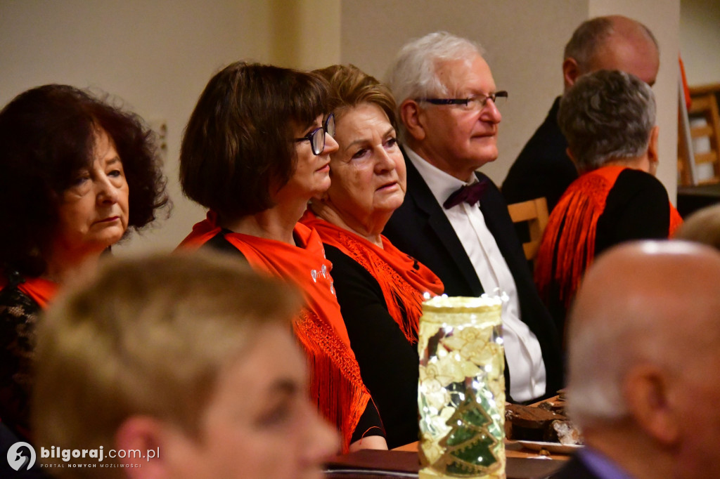 Relacja ze spotkania opłatkowego biłgorajskiego Uniwersytetu Trzeciego Wieku