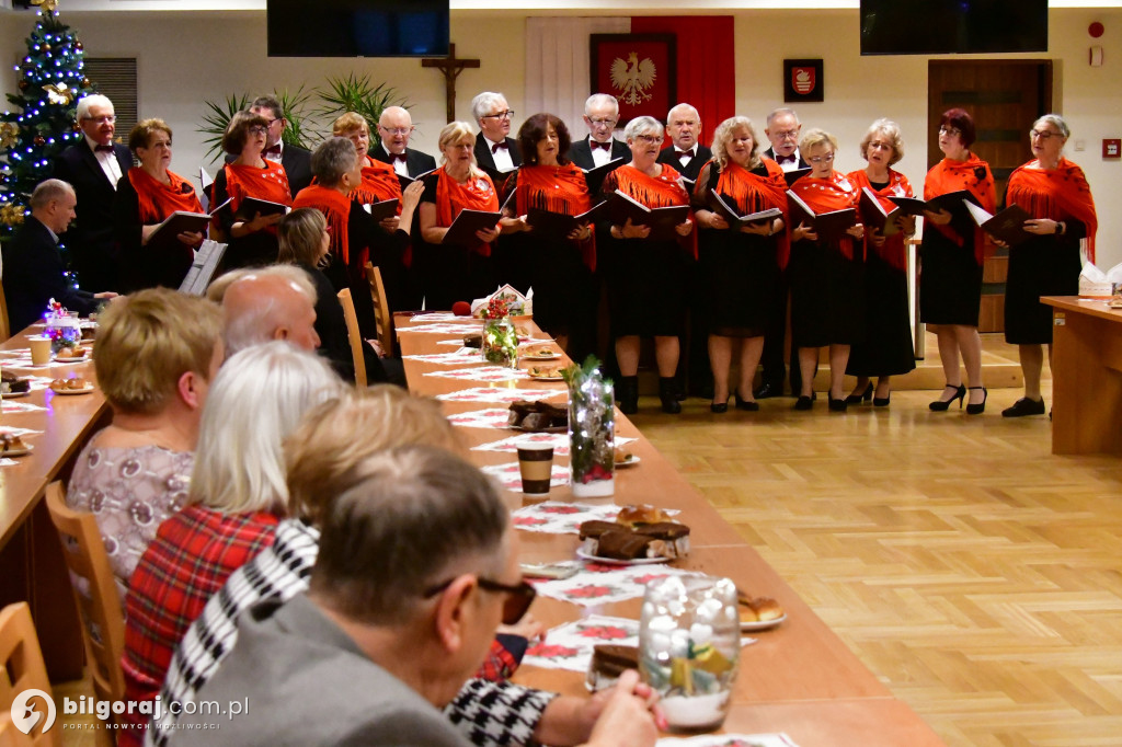 Relacja ze spotkania opłatkowego biłgorajskiego Uniwersytetu Trzeciego Wieku