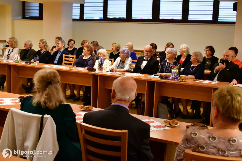Relacja ze spotkania opłatkowego biłgorajskiego Uniwersytetu Trzeciego Wieku