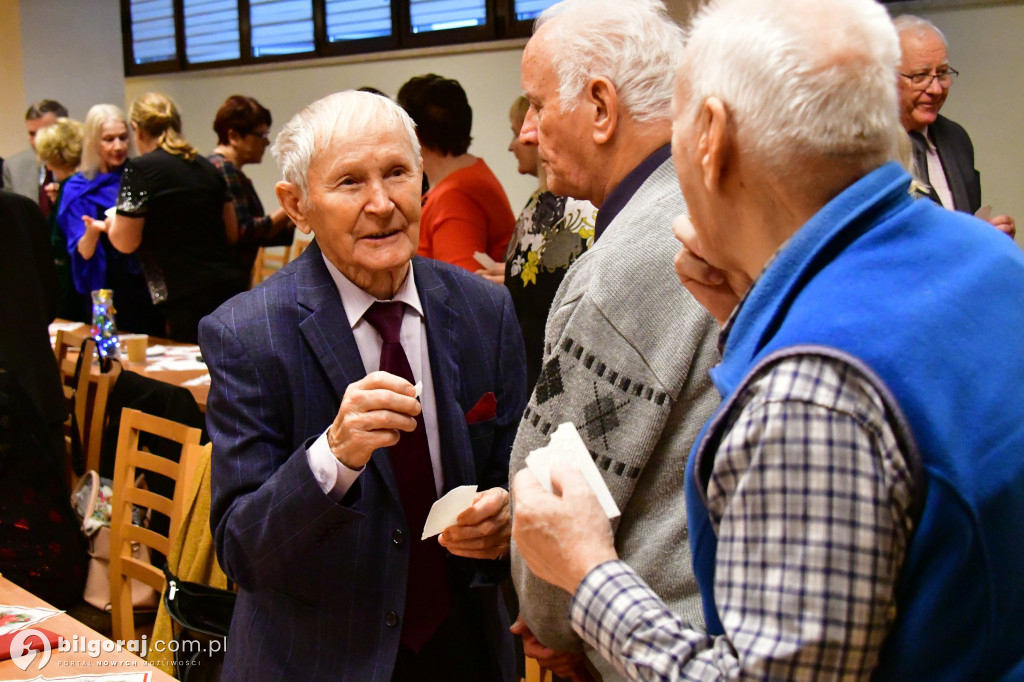 Relacja ze spotkania opłatkowego biłgorajskiego Uniwersytetu Trzeciego Wieku