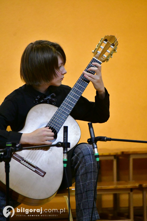 Gitary w świątecznym blasku: Nastrojowy koncert w PSM w Biłgoraju