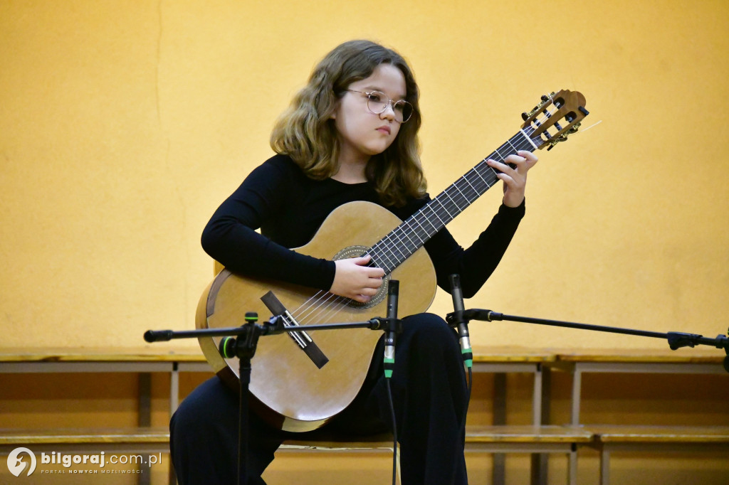 Gitary w świątecznym blasku: Nastrojowy koncert w PSM w Biłgoraju