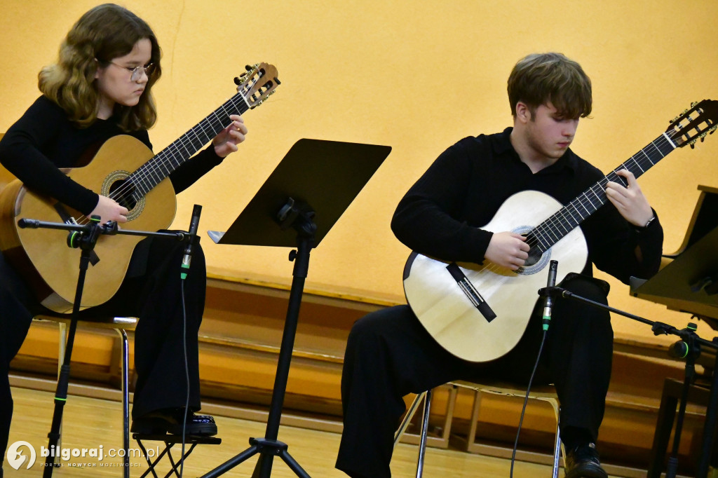 Gitary w świątecznym blasku: Nastrojowy koncert w PSM w Biłgoraju