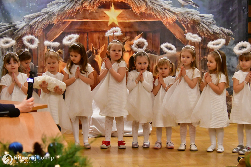 Jasełka w ratuszu: Przedszkolaki gościły na sesji Rady Miasta