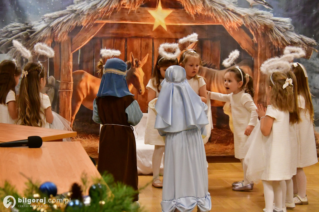 Jasełka w ratuszu: Przedszkolaki gościły na sesji Rady Miasta