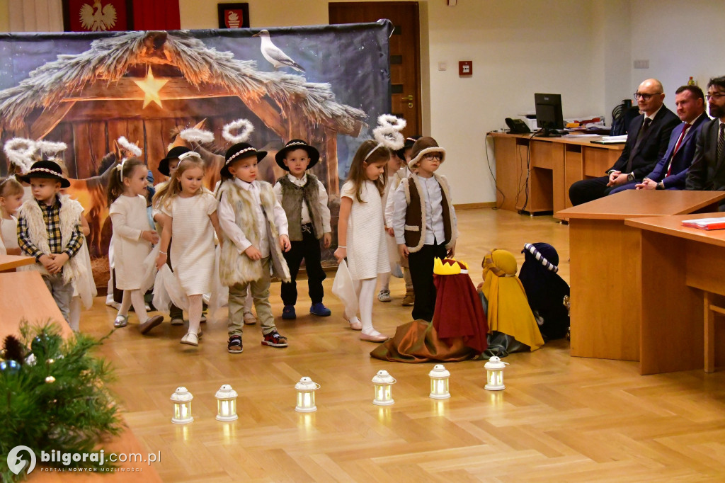 Jasełka w ratuszu: Przedszkolaki gościły na sesji Rady Miasta