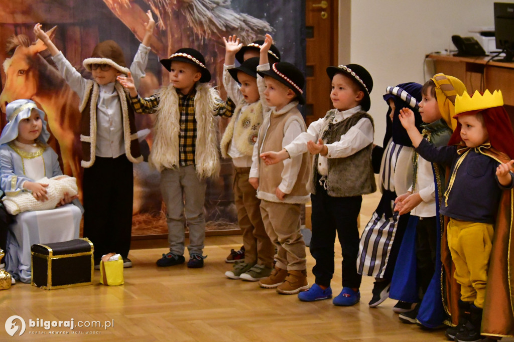 Jasełka w ratuszu: Przedszkolaki gościły na sesji Rady Miasta