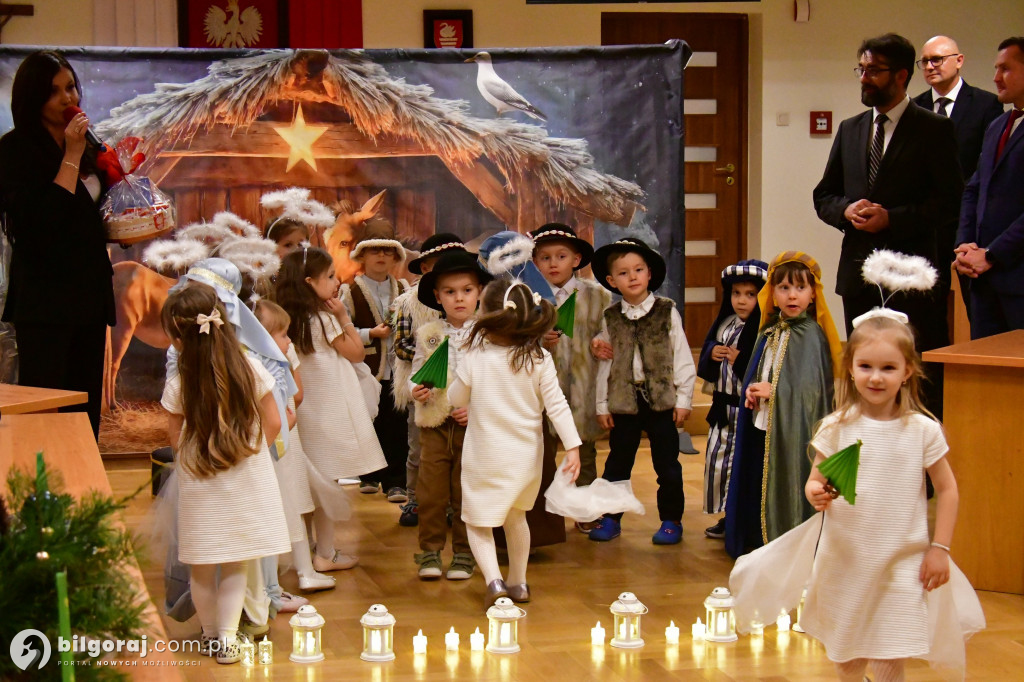 Jasełka w ratuszu: Przedszkolaki gościły na sesji Rady Miasta