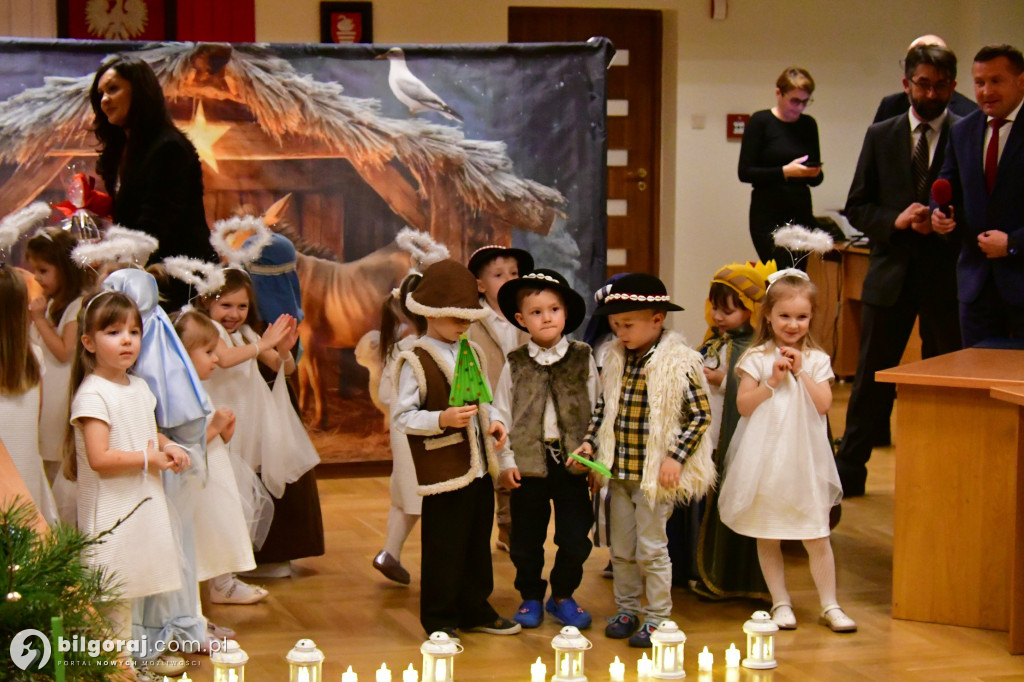 Jasełka w ratuszu: Przedszkolaki gościły na sesji Rady Miasta