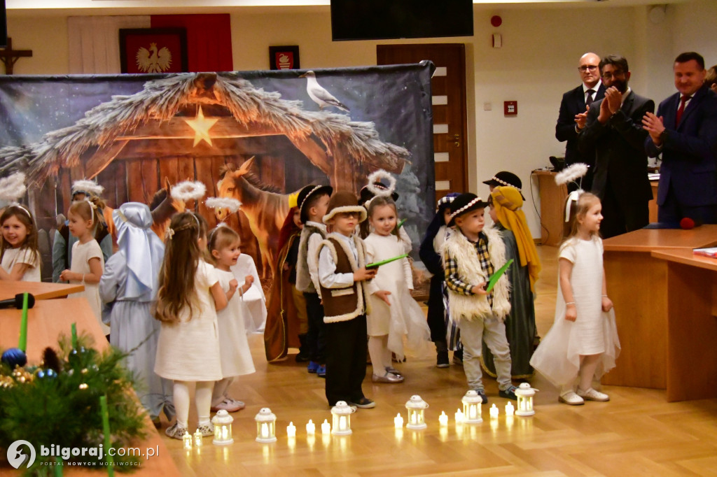Jasełka w ratuszu: Przedszkolaki gościły na sesji Rady Miasta