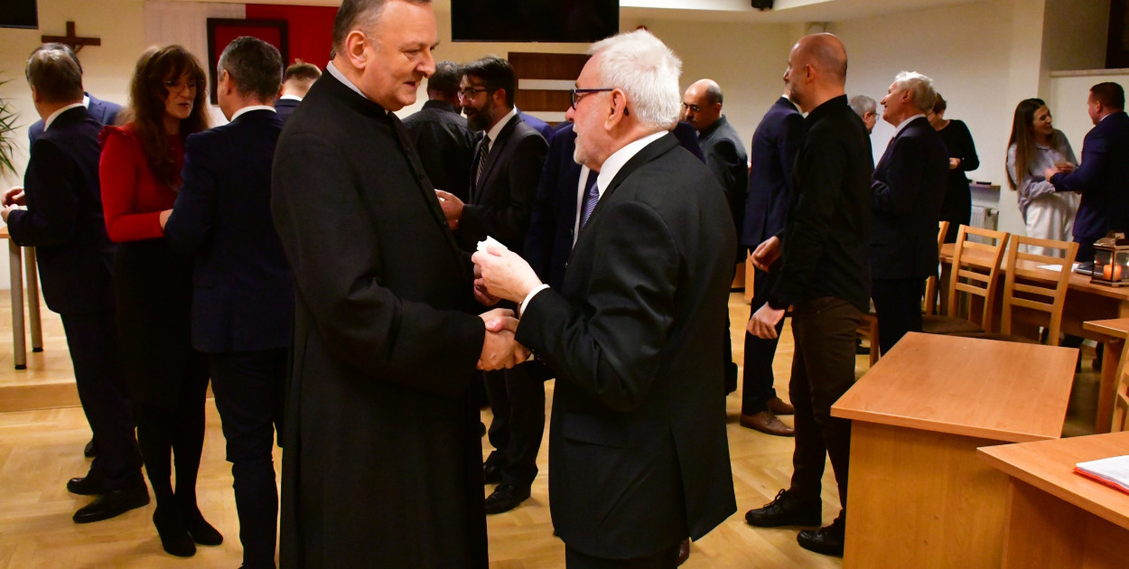 Opłatek w Radzie Miasta Biłgoraja: Wspólna modlitwa i życzenia