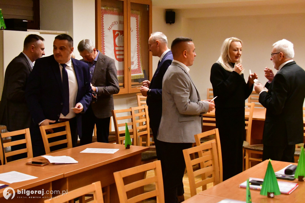 Opłatek w Radzie Miasta Biłgoraja: Wspólna modlitwa i życzenia