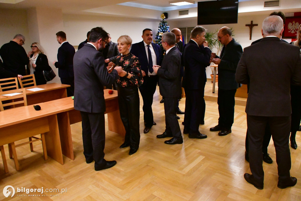 Opłatek w Radzie Miasta Biłgoraja: Wspólna modlitwa i życzenia