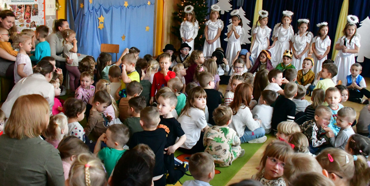 Małe aniołki i pastuszkowie. Jasełka w Samorządowym Przedszkolu Nr 3