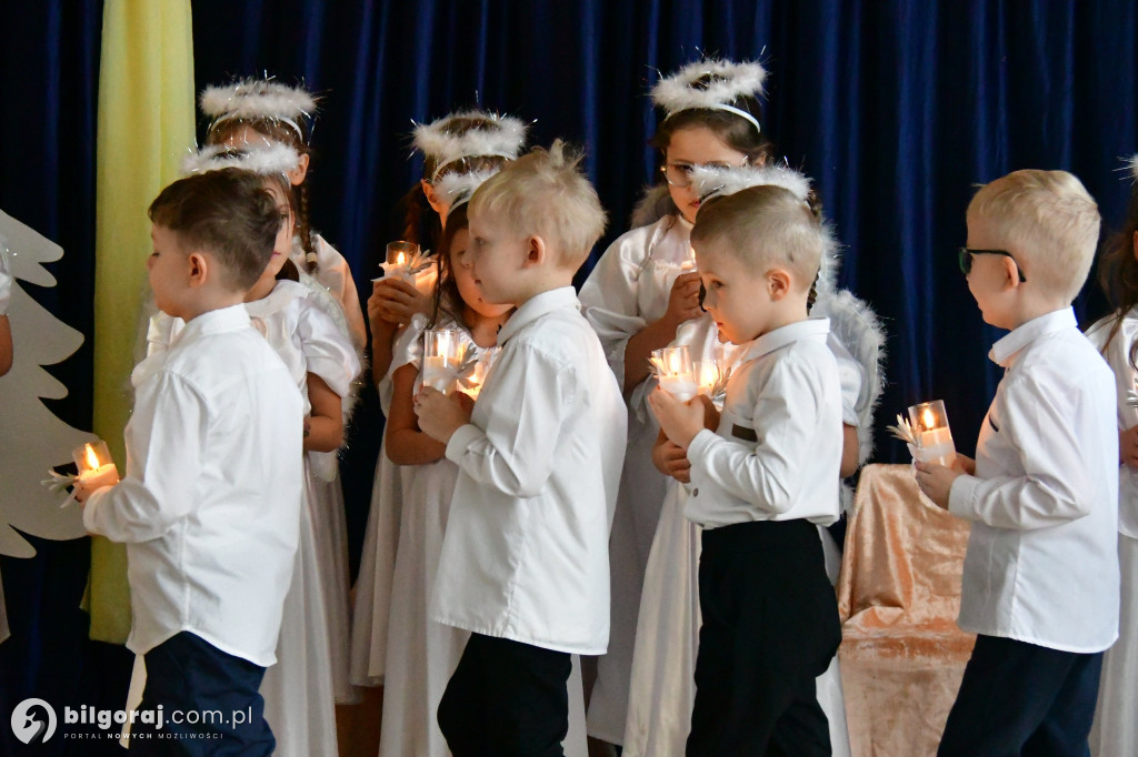 Małe aniołki i pastuszkowie. Jasełka w Samorządowym Przedszkolu Nr 3