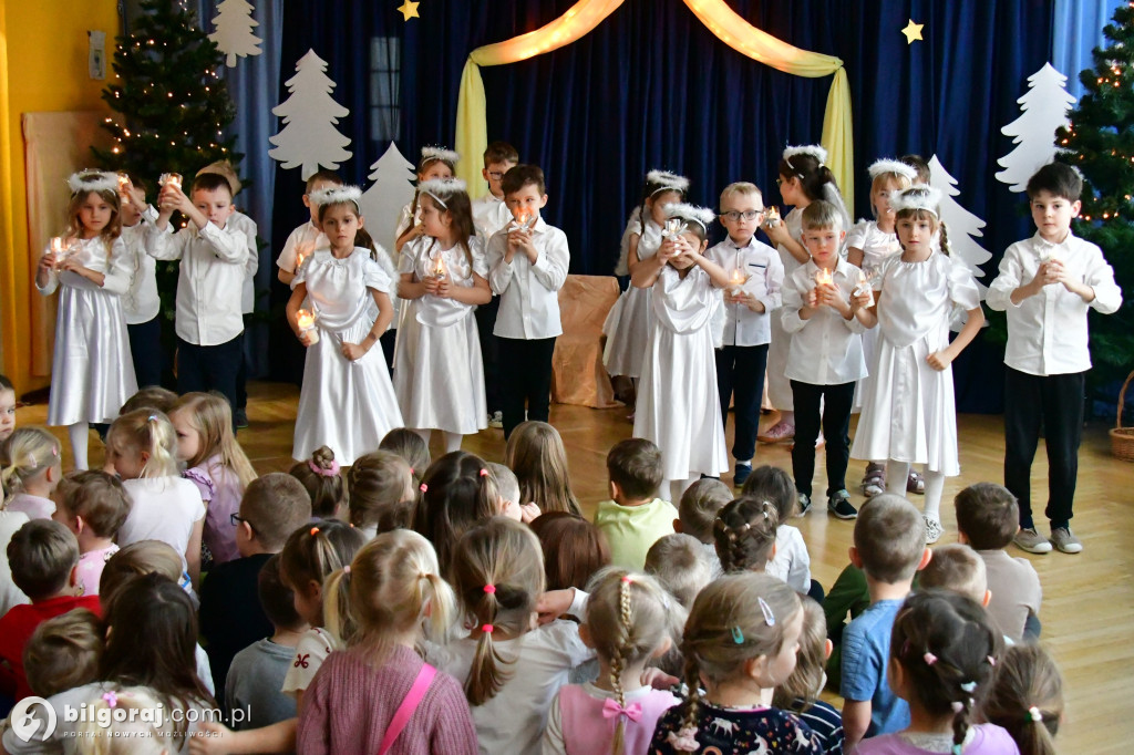 Małe aniołki i pastuszkowie. Jasełka w Samorządowym Przedszkolu Nr 3