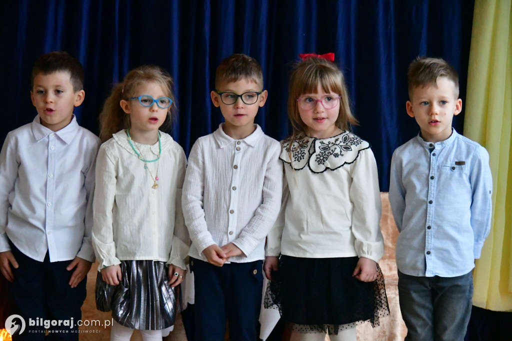 Małe aniołki i pastuszkowie. Jasełka w Samorządowym Przedszkolu Nr 3