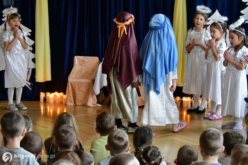 Małe aniołki i pastuszkowie. Jasełka w Samorządowym Przedszkolu Nr 3