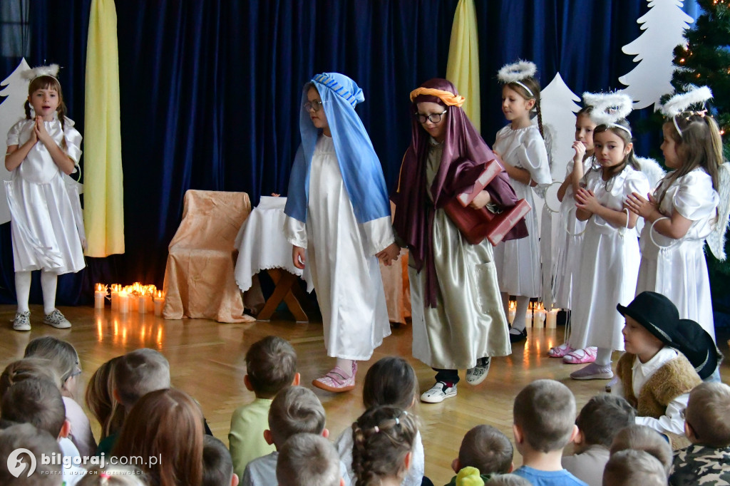 Małe aniołki i pastuszkowie. Jasełka w Samorządowym Przedszkolu Nr 3