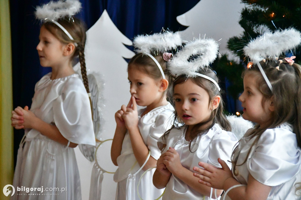 Małe aniołki i pastuszkowie. Jasełka w Samorządowym Przedszkolu Nr 3