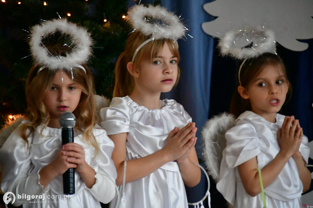 Małe aniołki i pastuszkowie. Jasełka w Samorządowym Przedszkolu Nr 3