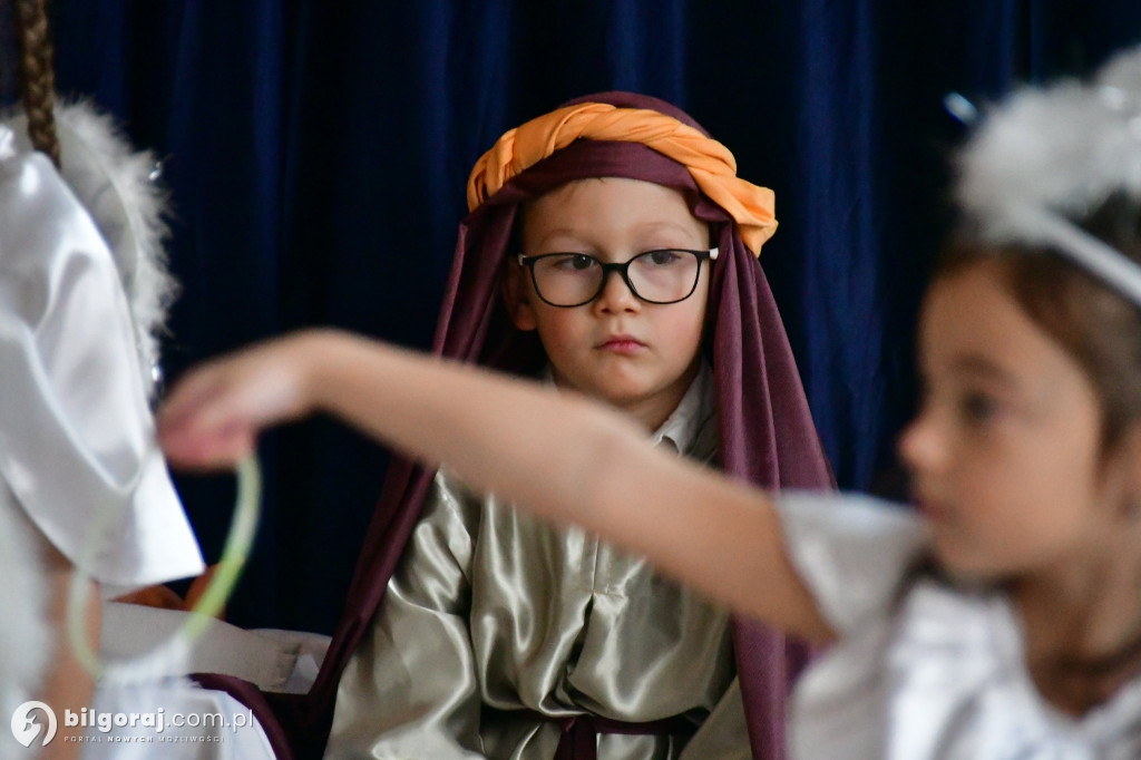 Małe aniołki i pastuszkowie. Jasełka w Samorządowym Przedszkolu Nr 3