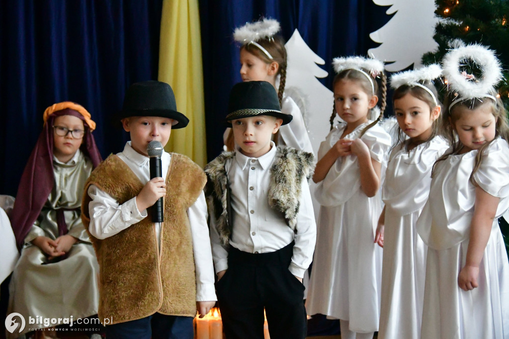 Małe aniołki i pastuszkowie. Jasełka w Samorządowym Przedszkolu Nr 3