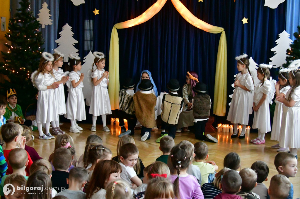 Małe aniołki i pastuszkowie. Jasełka w Samorządowym Przedszkolu Nr 3