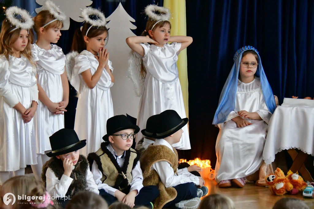 Małe aniołki i pastuszkowie. Jasełka w Samorządowym Przedszkolu Nr 3