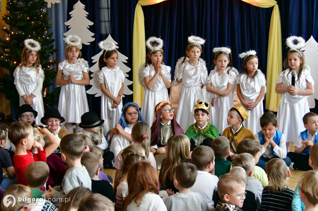 Małe aniołki i pastuszkowie. Jasełka w Samorządowym Przedszkolu Nr 3