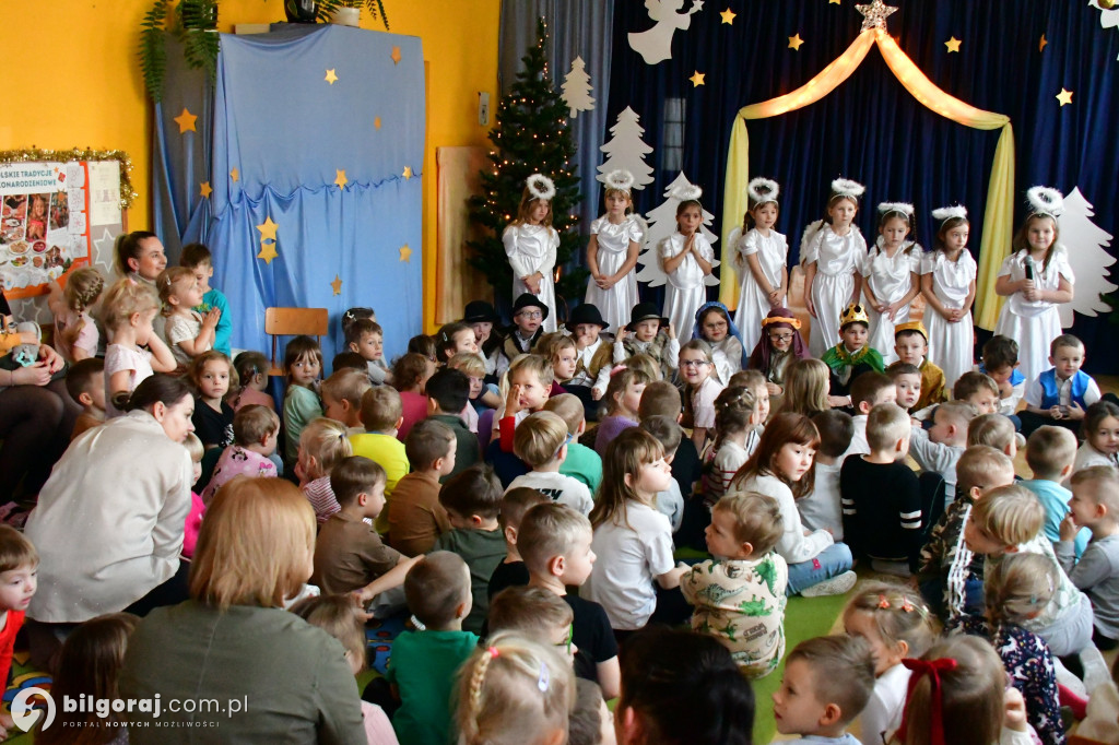 Małe aniołki i pastuszkowie. Jasełka w Samorządowym Przedszkolu Nr 3