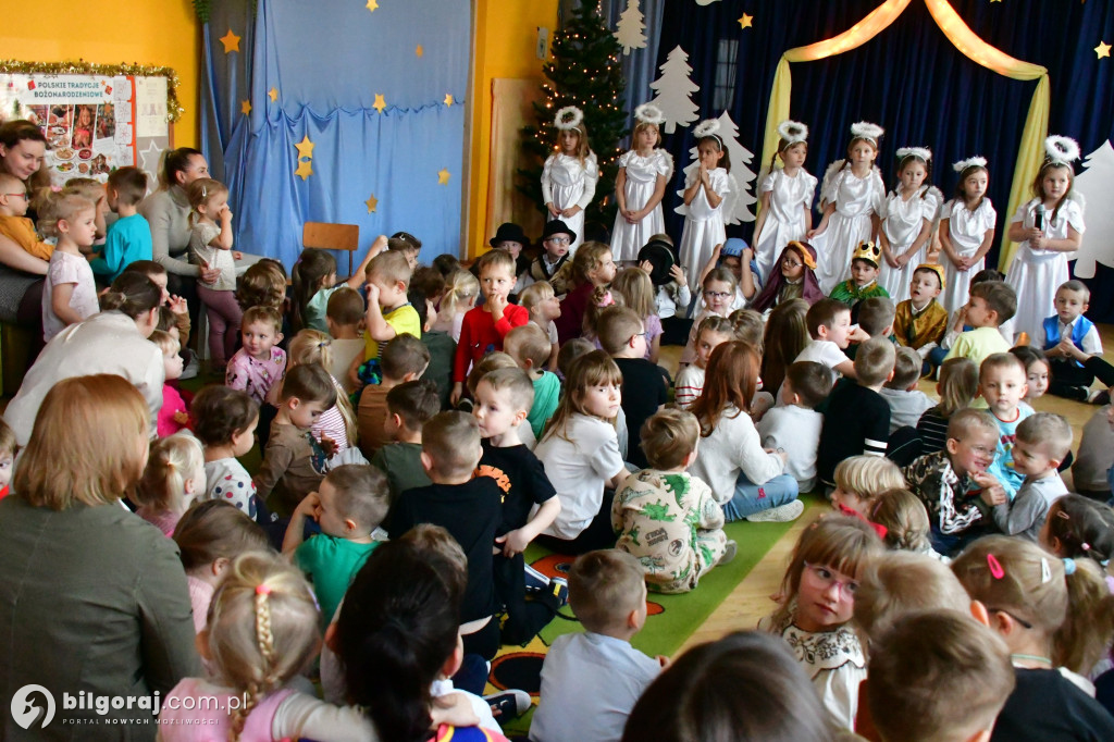 Małe aniołki i pastuszkowie. Jasełka w Samorządowym Przedszkolu Nr 3