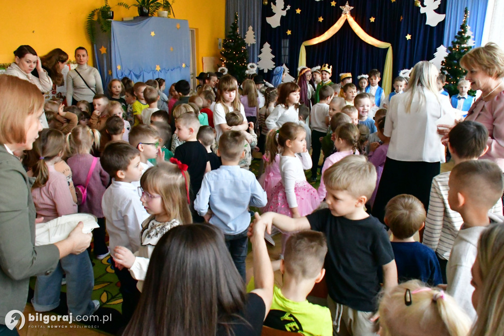 Małe aniołki i pastuszkowie. Jasełka w Samorządowym Przedszkolu Nr 3