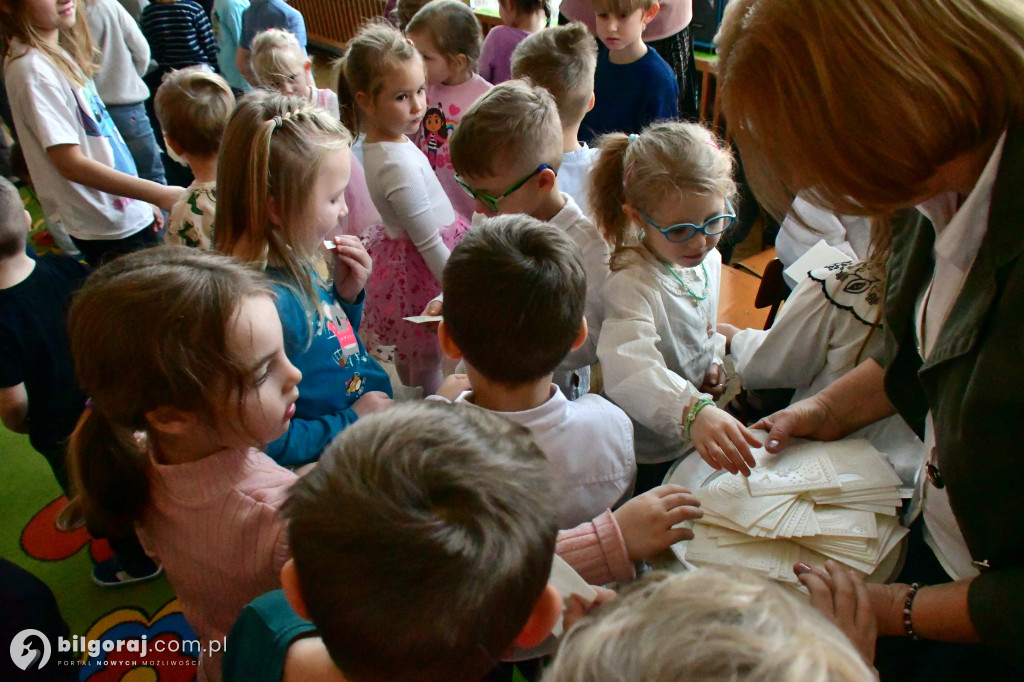 Małe aniołki i pastuszkowie. Jasełka w Samorządowym Przedszkolu Nr 3