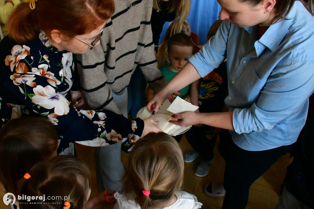 Małe aniołki i pastuszkowie. Jasełka w Samorządowym Przedszkolu Nr 3