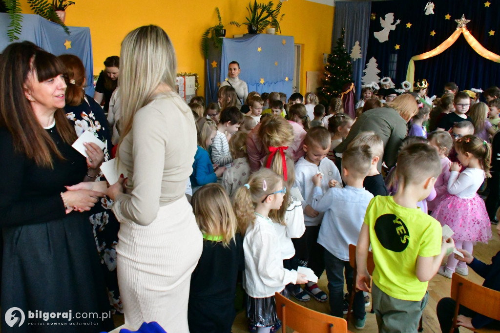 Małe aniołki i pastuszkowie. Jasełka w Samorządowym Przedszkolu Nr 3