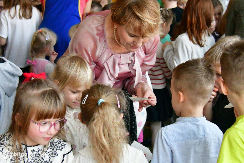 Małe aniołki i pastuszkowie. Jasełka w Samorządowym Przedszkolu Nr 3