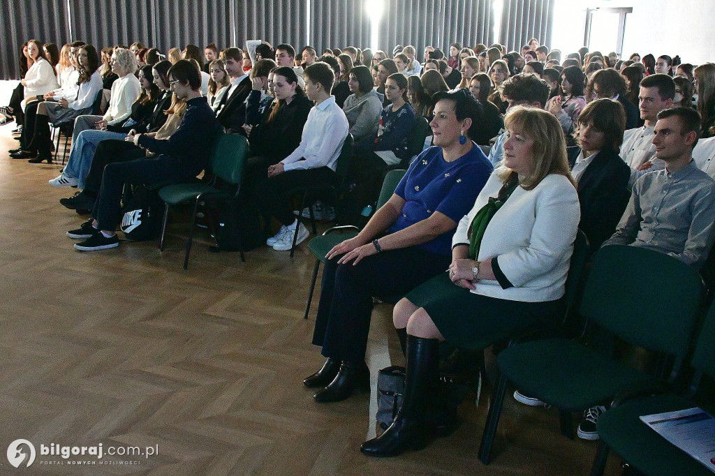 Stypendia Starosty Biłgorajskiego dla uczniów I LO im. ONZ