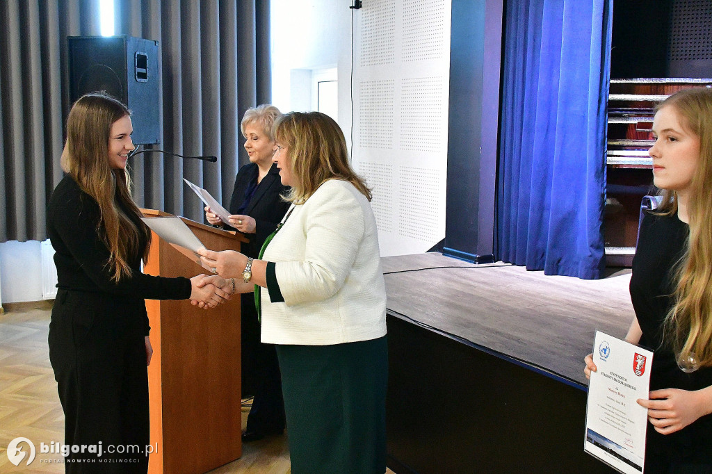 Stypendia Starosty Biłgorajskiego dla uczniów I LO im. ONZ